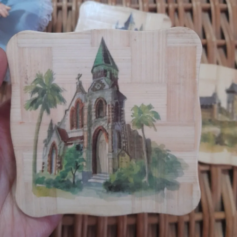 زیرلیوانی قدیمی