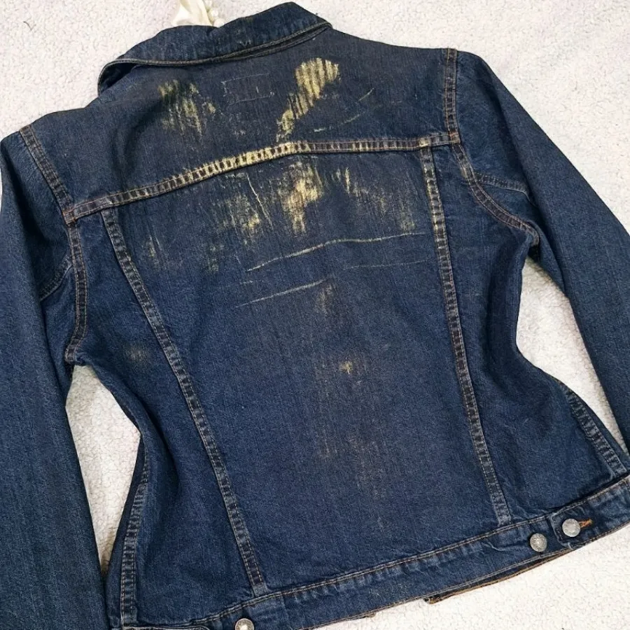 کت جین با دیزاین طلایی