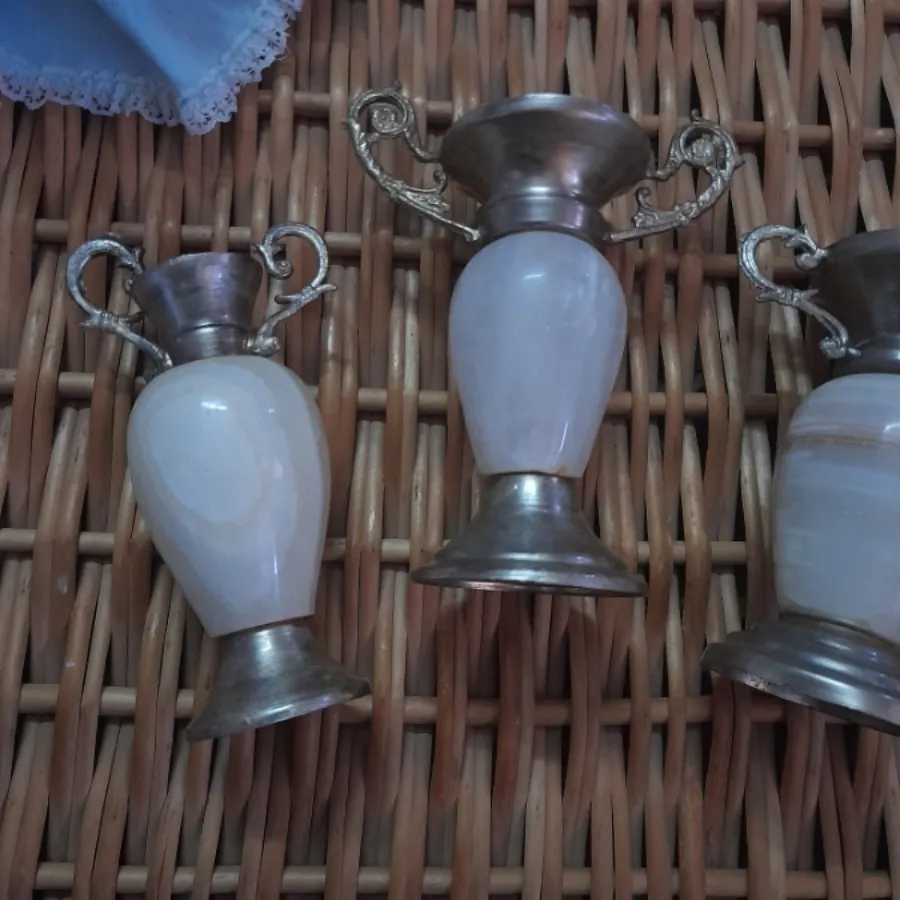 گلدان سنگی قدیمی