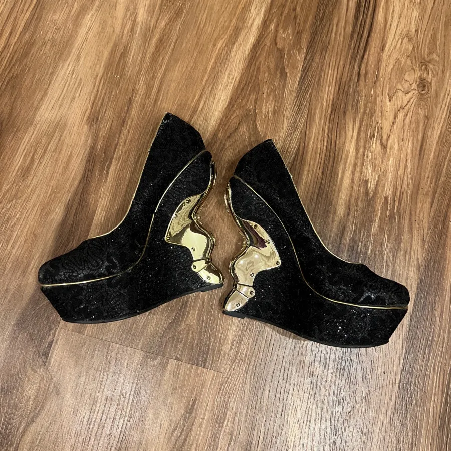 کفش پاشنه بلند