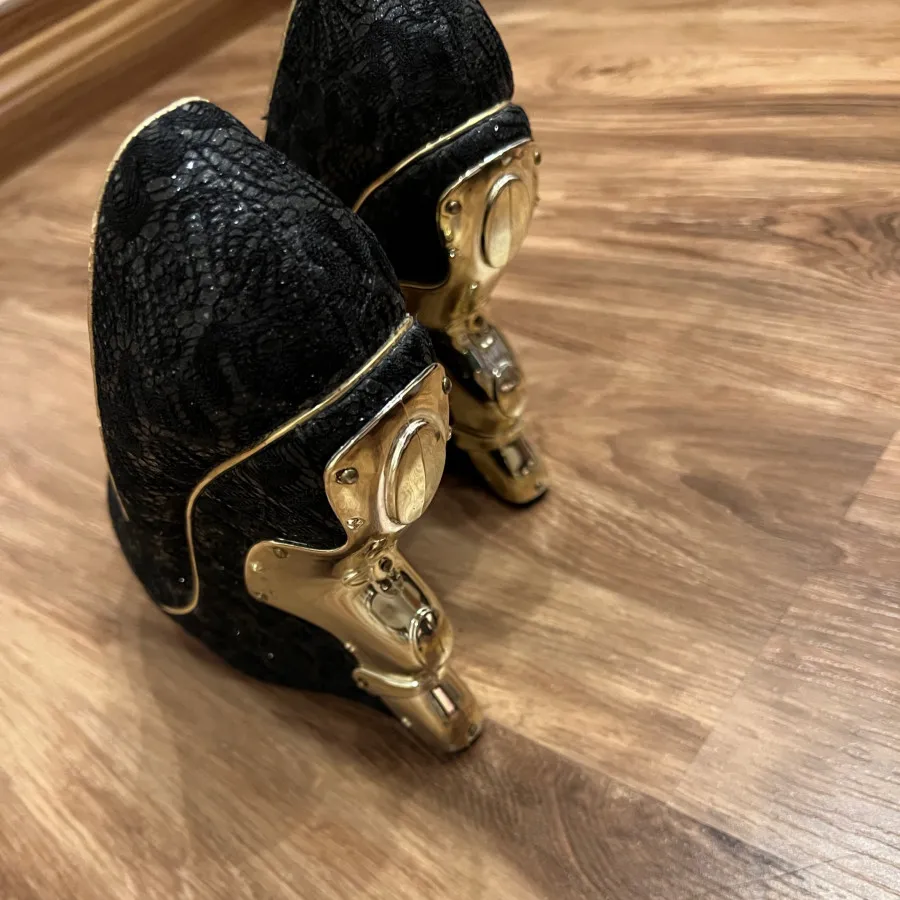 کفش پاشنه بلند