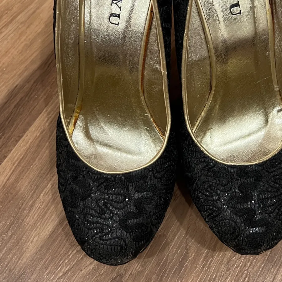 کفش پاشنه بلند