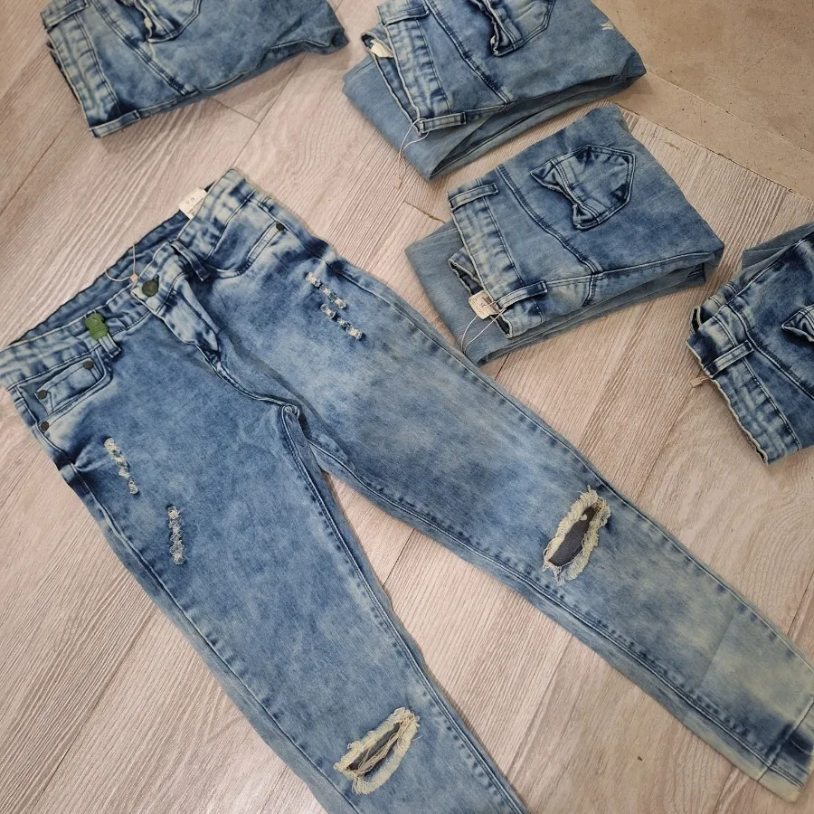 شلوار لی زنانه