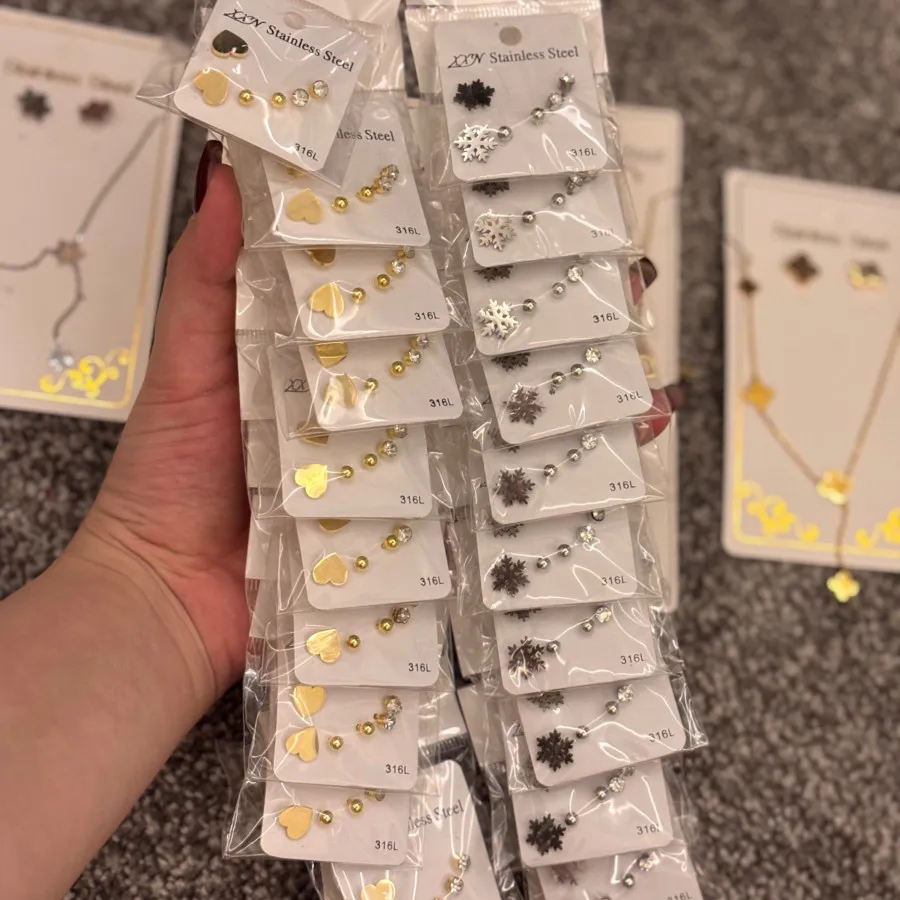 پک گوشواره میخی