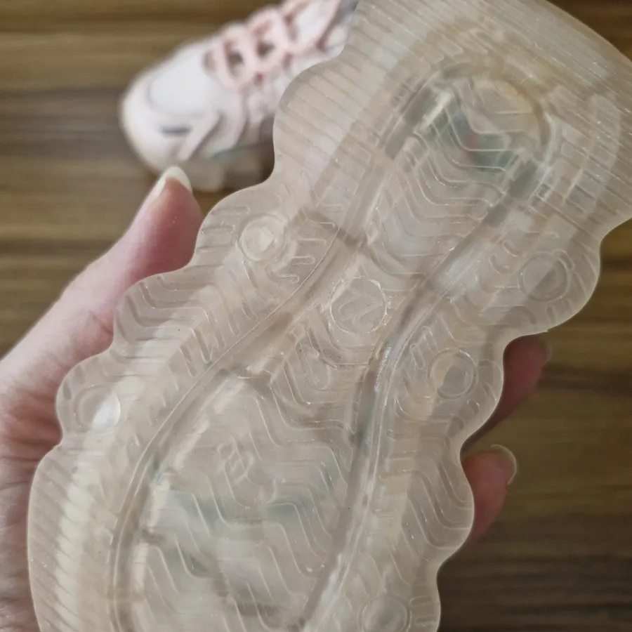 کفش کتونی بچگانه