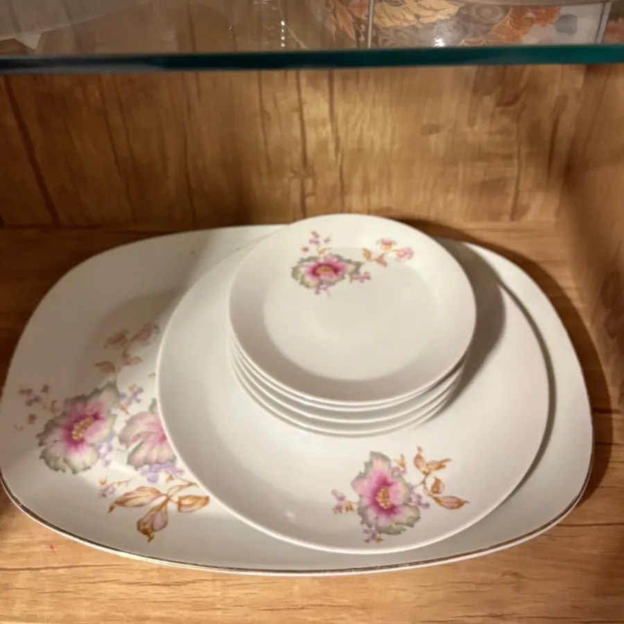 ظرف چینی قدیمی