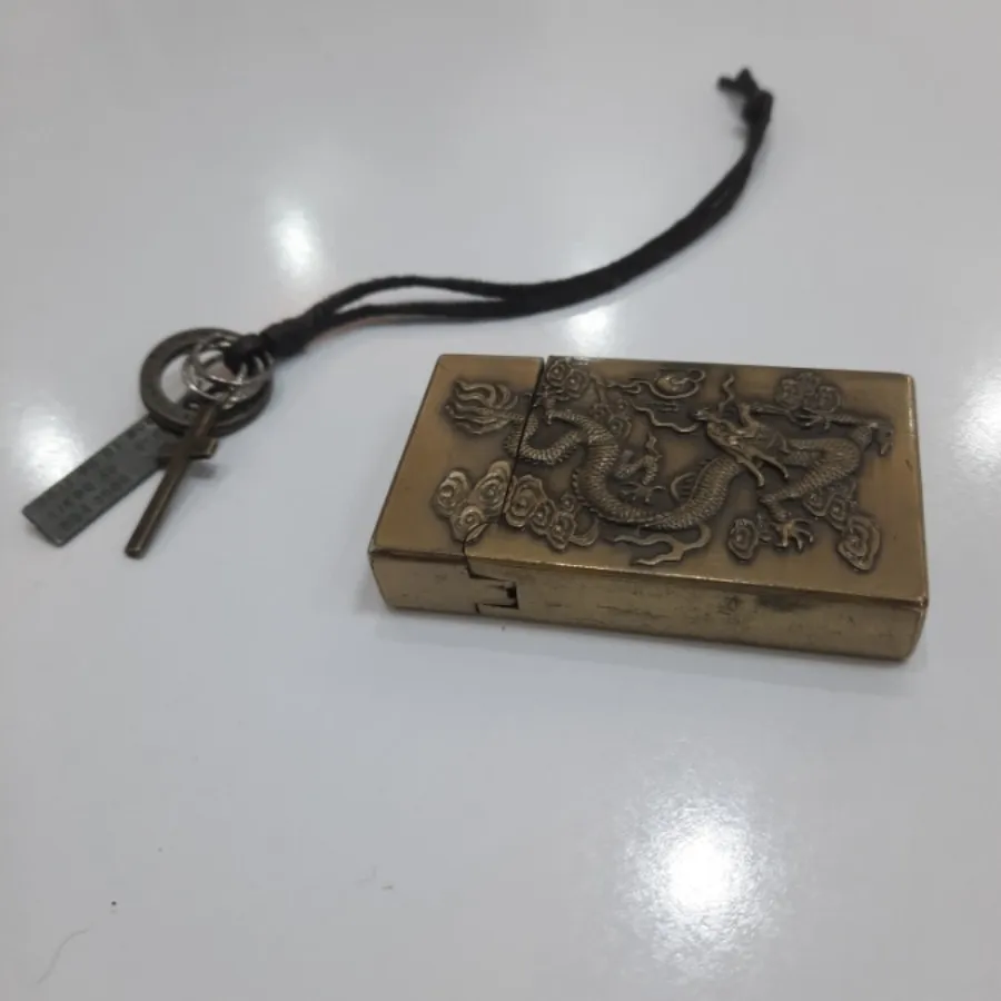 فندک قدیمی برنز