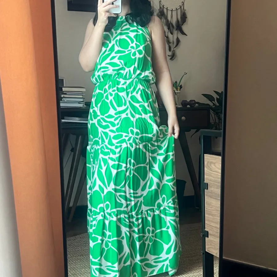 پیراهن لبه همراه روبه