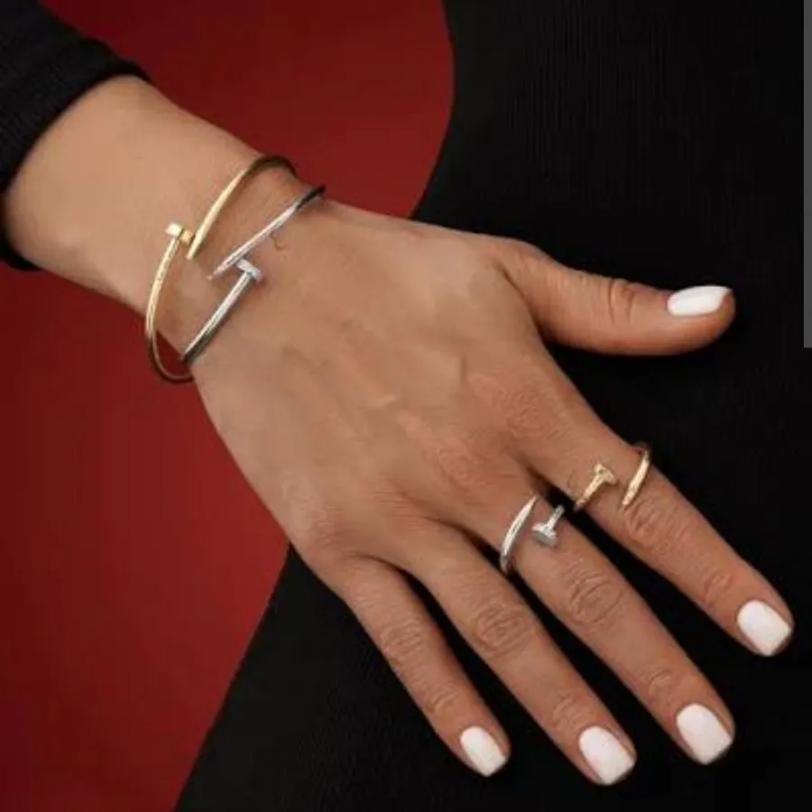 بنگل و انگشتر میخی کارتیر