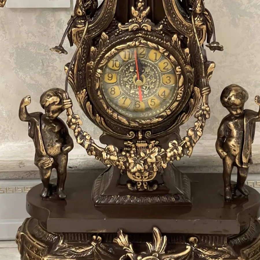 شمعدان و ساعت برنجی