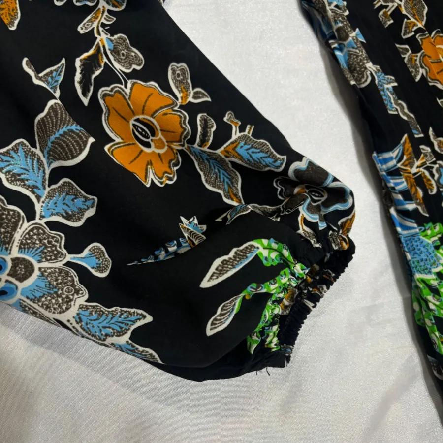 شومیز پلیسه