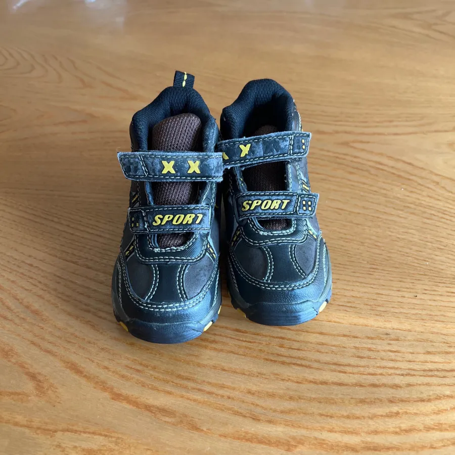 کفش بچه گانه