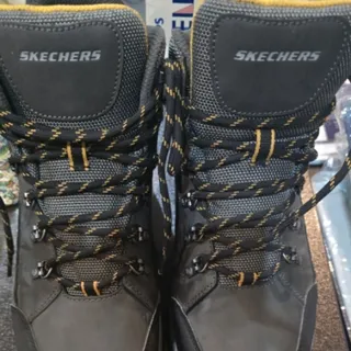 کفش اسکیچرز