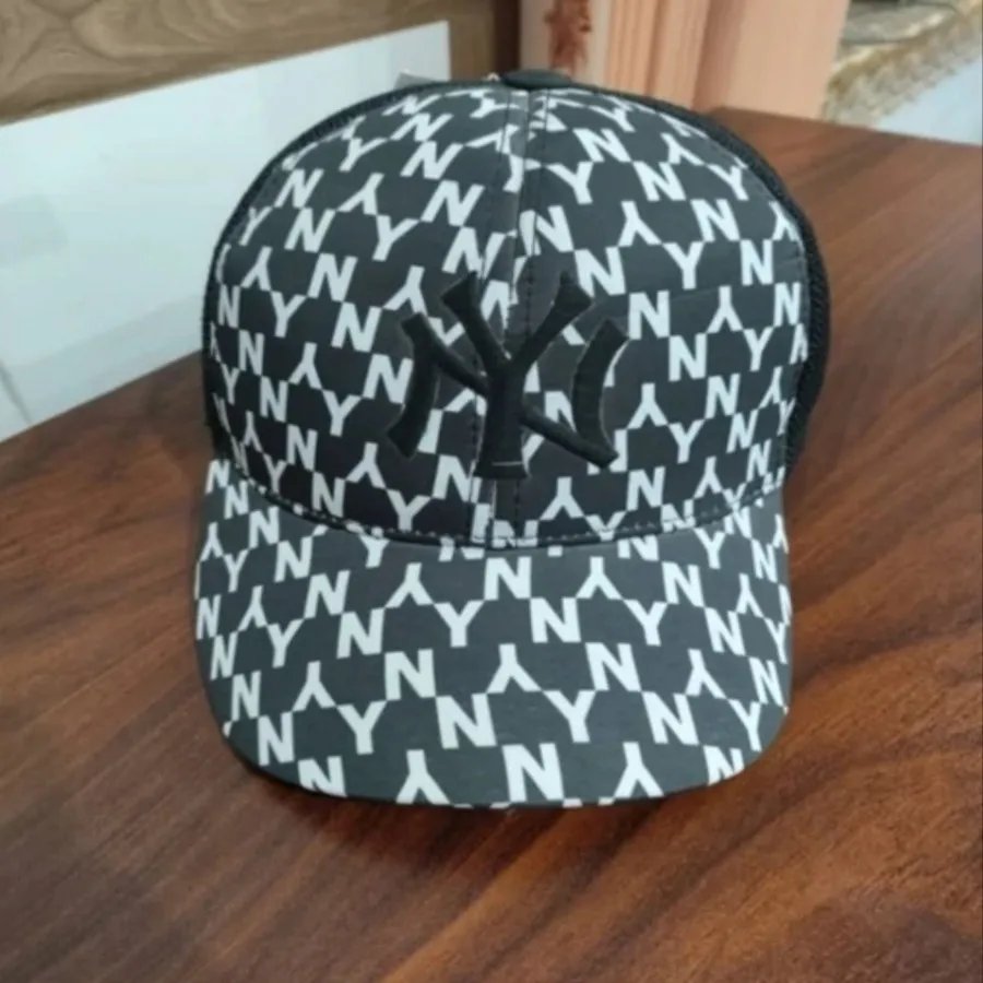 کلاه زنانه نیویورک