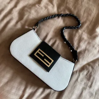 کیف سفید مشکی