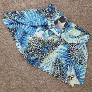 شلوارک و بلوز جلوباز