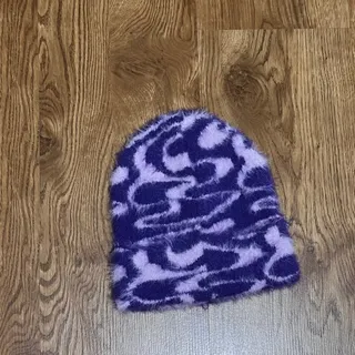 کلاه بنفش برند اچ اند ام