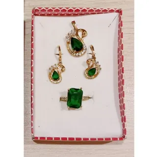 ست زیبای زمرد