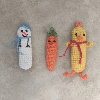 عروسک بافتنی قولنجی