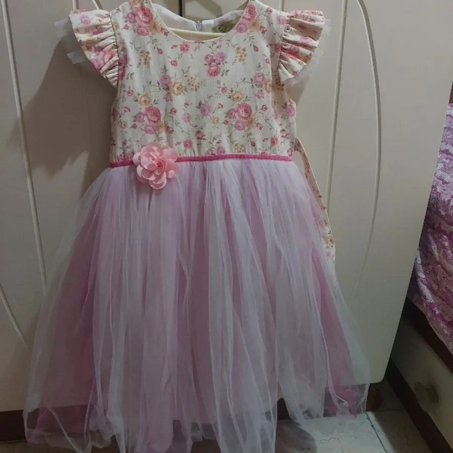 پیراهن دخترانه