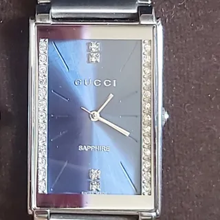 ساعت گوچی با جعبه