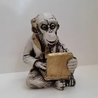 مجسمه میمون نماد خوشبختی