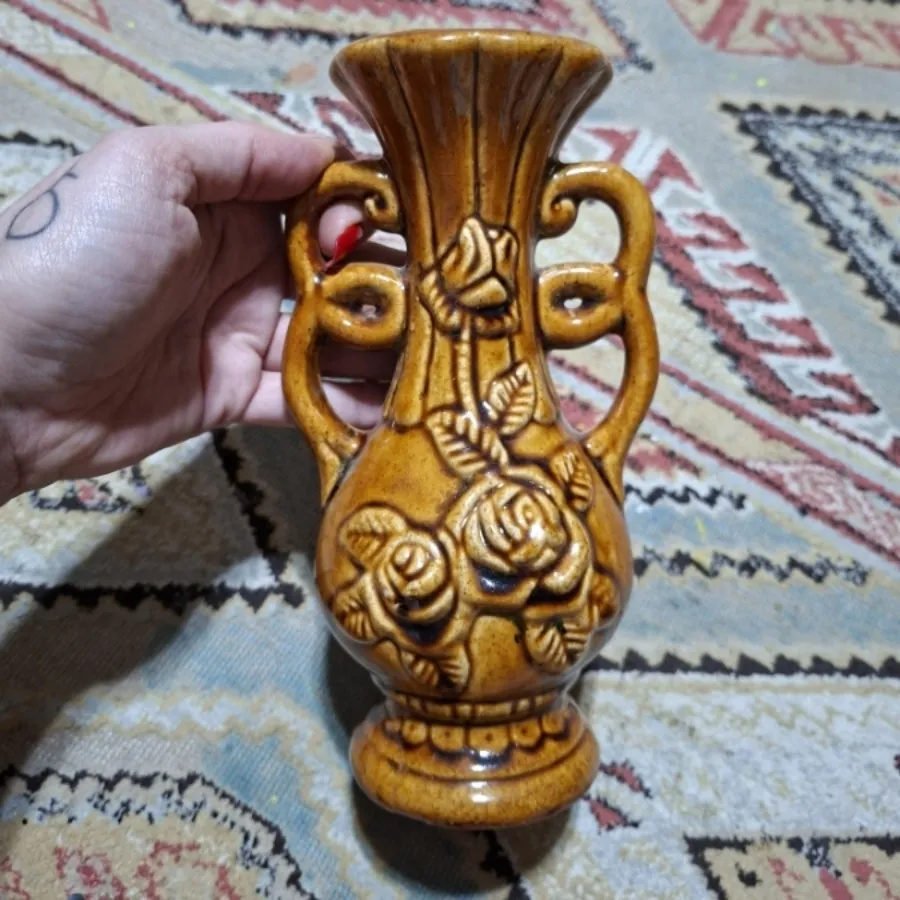 گلدان سرامیکی قدیمی