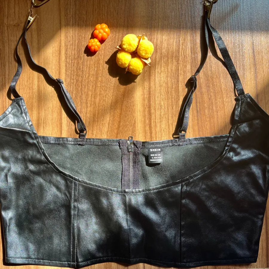 کرست طرح چرم