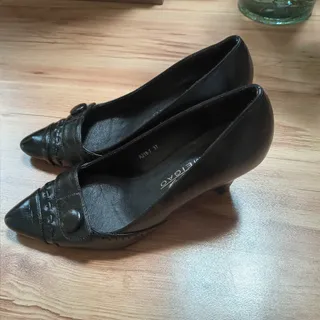 کفش مشکی پاشنه دار