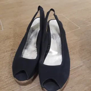 کفش سرمه ای پاشنه کنفی 37