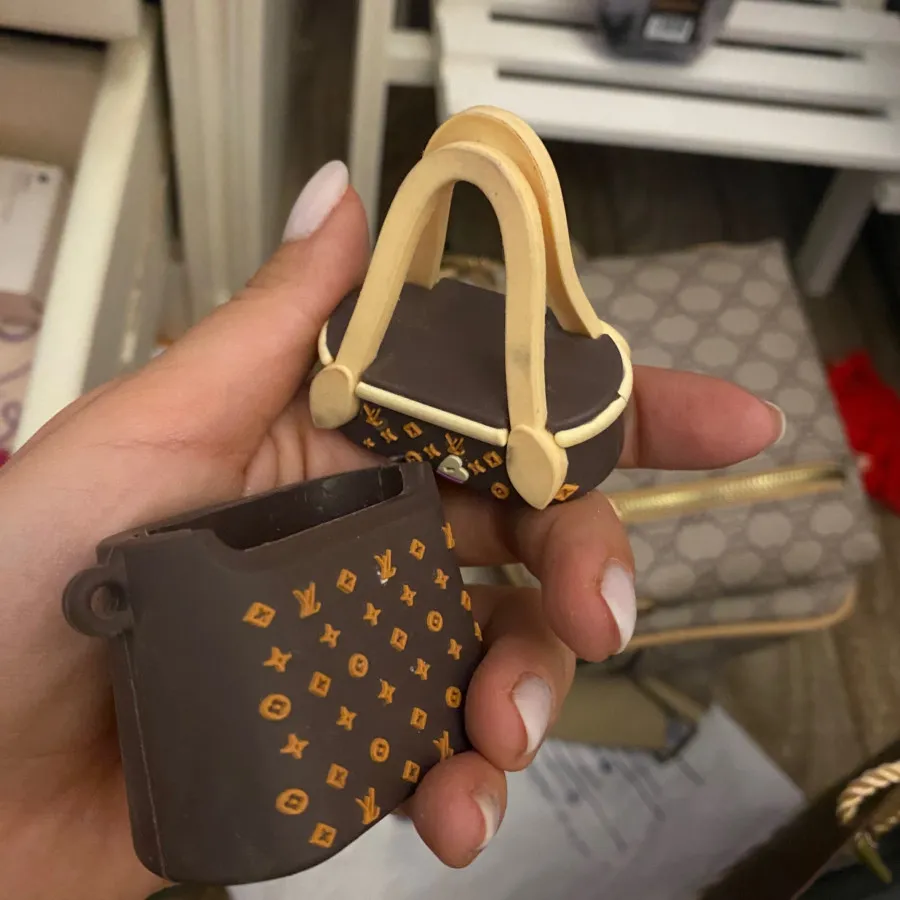 کاور ایر پادز 1-2