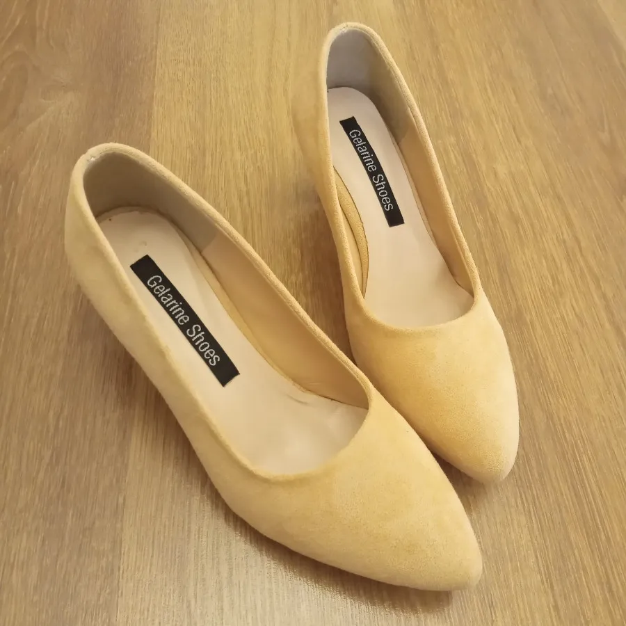 کفش کرمی پاشنه دار