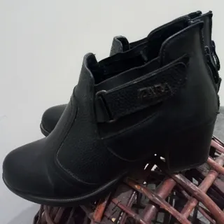 کفش نیم بوت چرم مشکی
