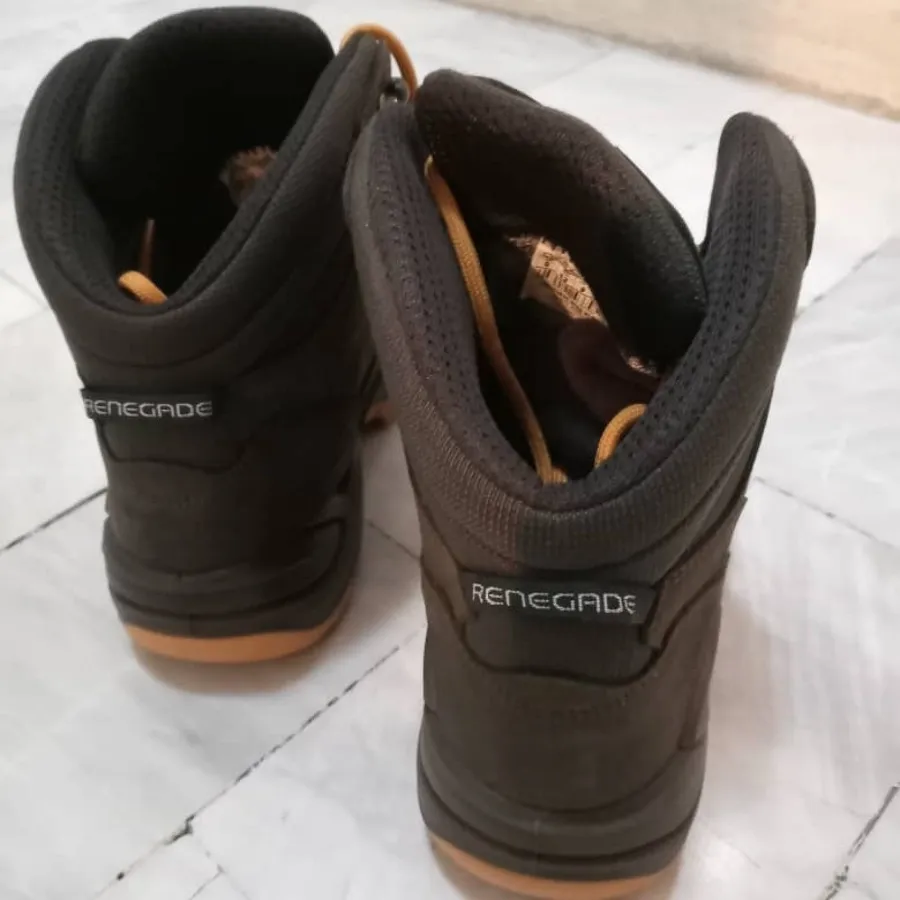 کفش کوه برند lowa