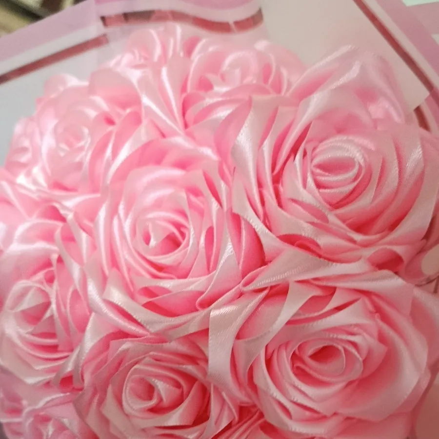 گل رز روبانی