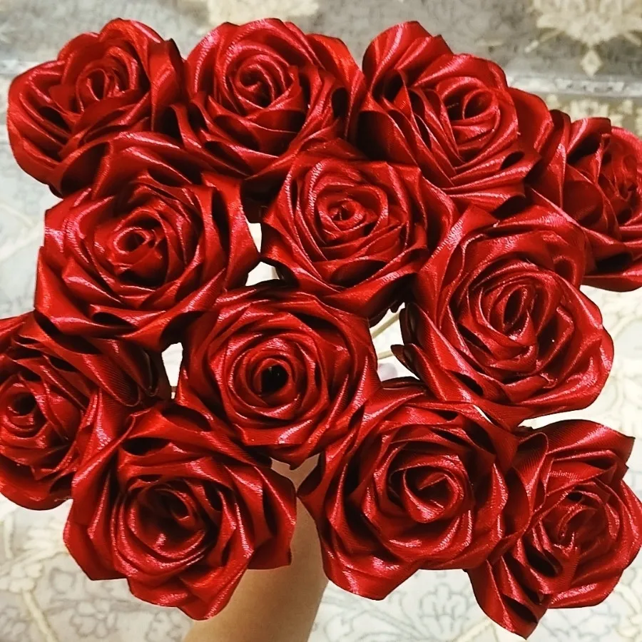 گل رز روبانـــی