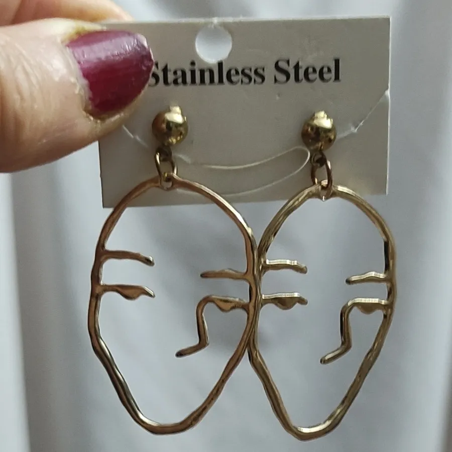 گوشواره رخ،خاص و تک