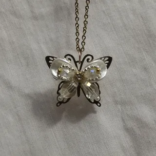 گردنبند پروانه زیبا