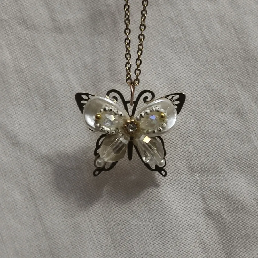 گردنبند پروانه زیبا