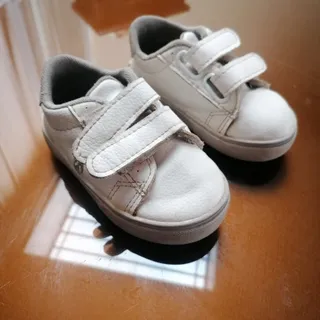 کفش بچه گانه