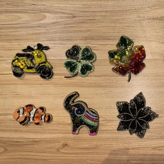 سنجاق سینه دستساز