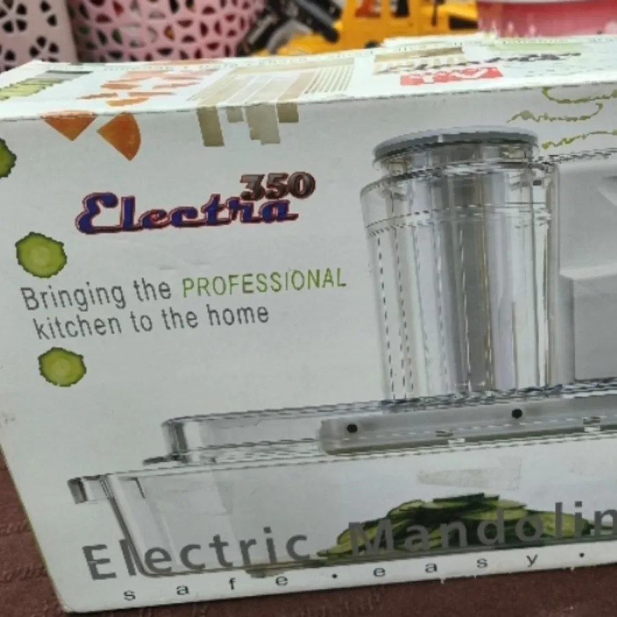 سالاد ساز برقی بلیتانیا 3