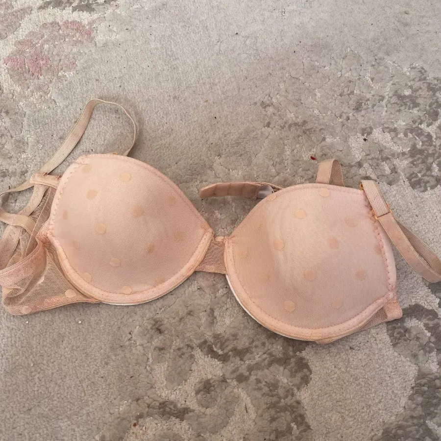 سوتین صورتی