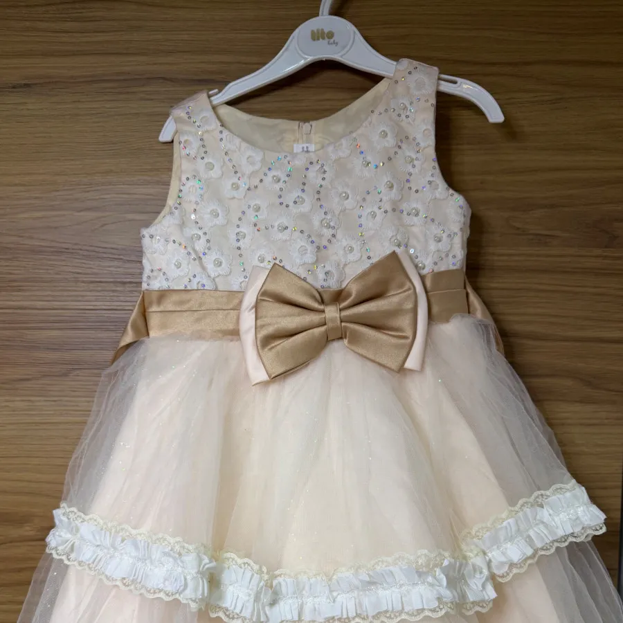 پیراهن دخترانه