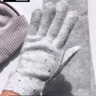 دستکش بافت نگین کاری شده