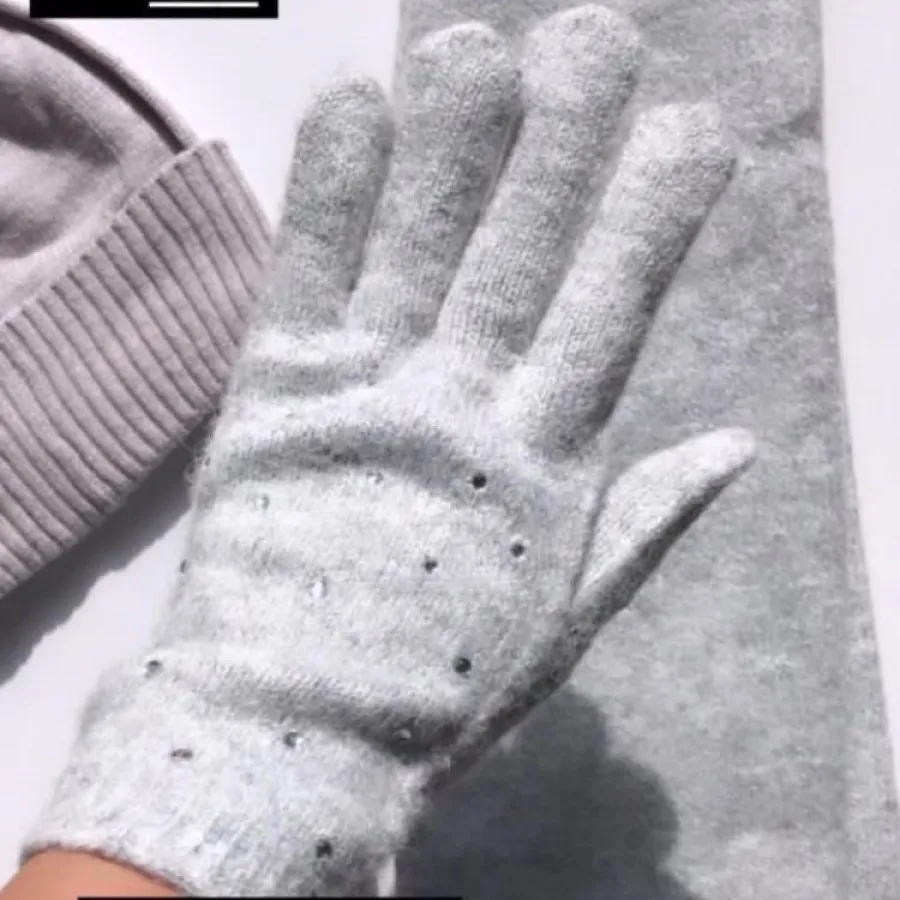 دستکش بافت نگین کاری شده