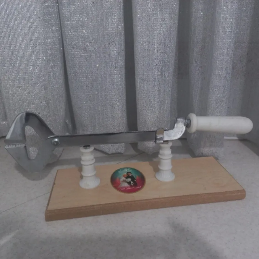 قیچی و قند شکن