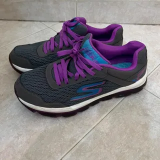 کتانی اسکیچرز