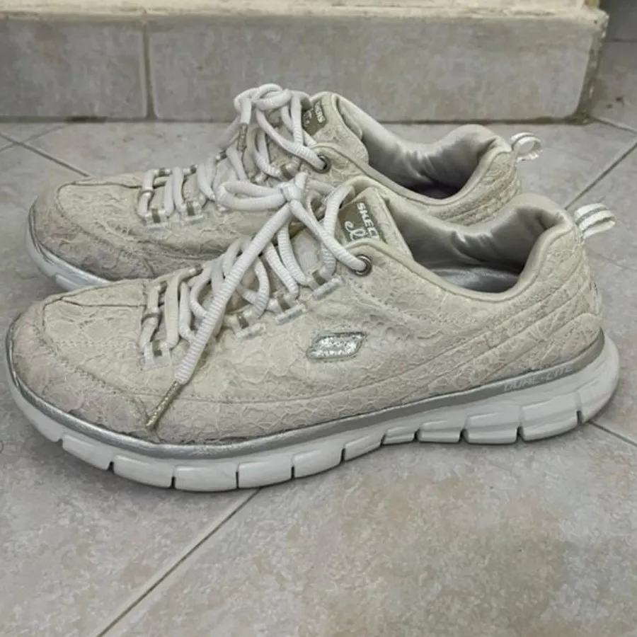 کتانی اسکیچرز