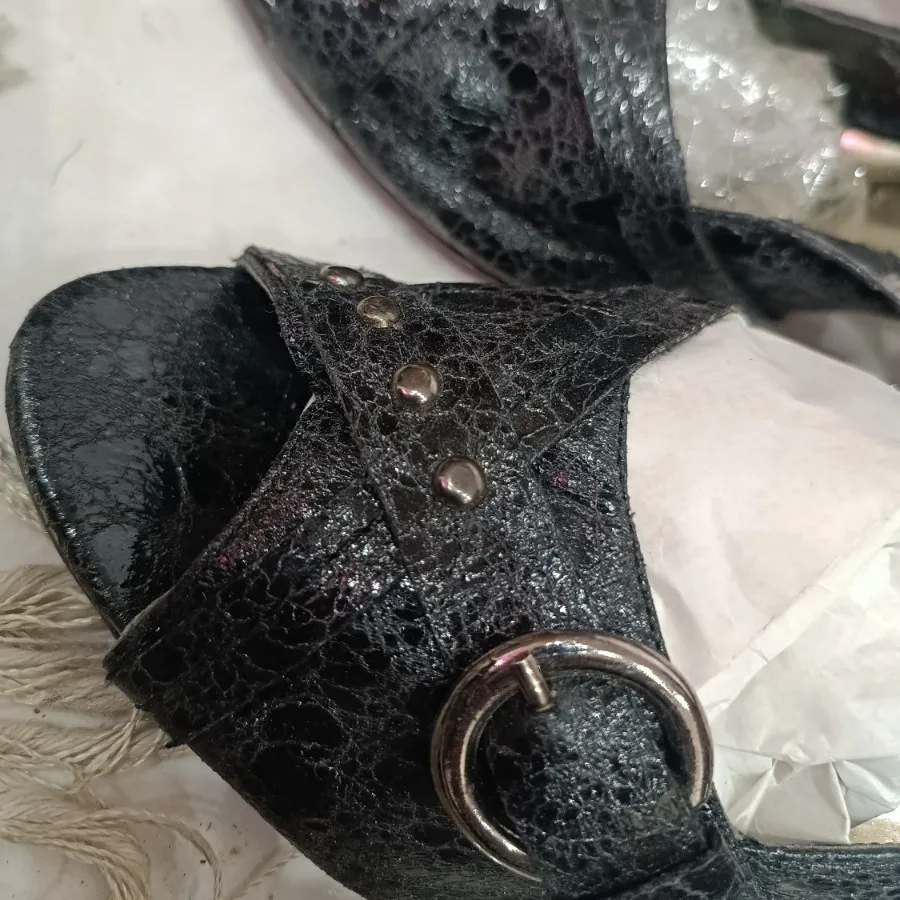 کفش پاشنه دار